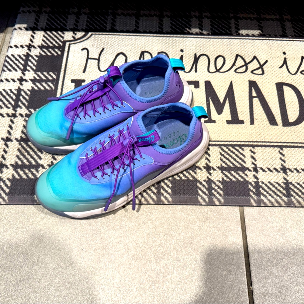 Clove aurora sneaker W9.5
